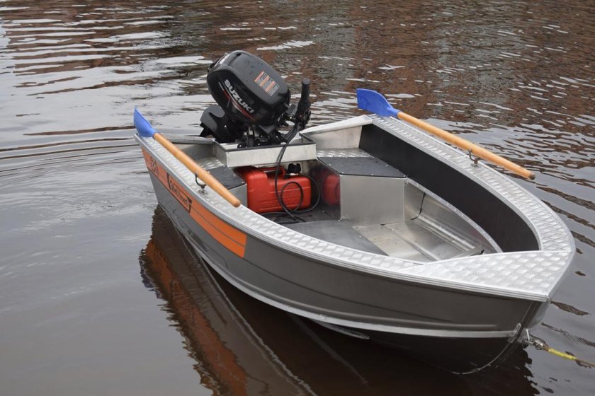 Лодка Вельбот 37