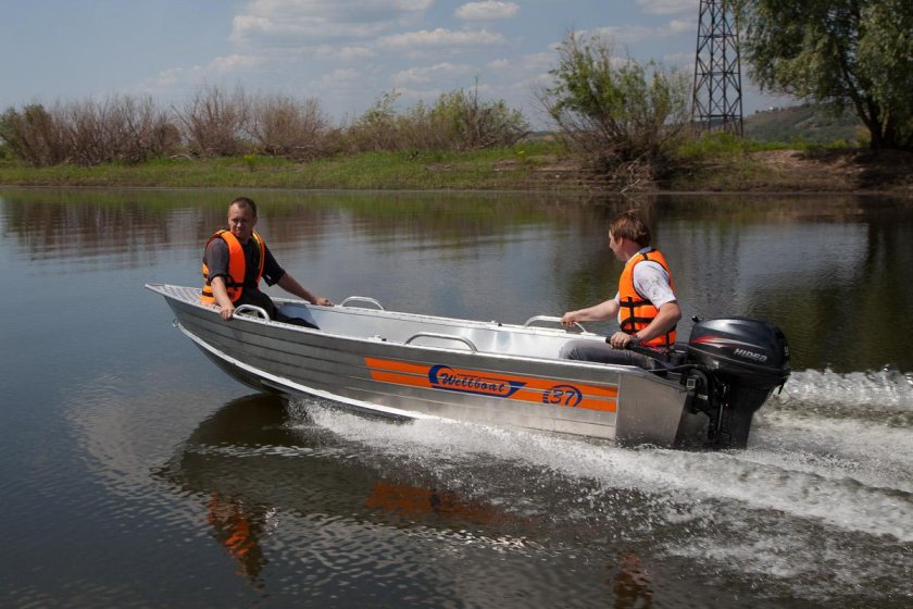 Лодка Вельбот 37