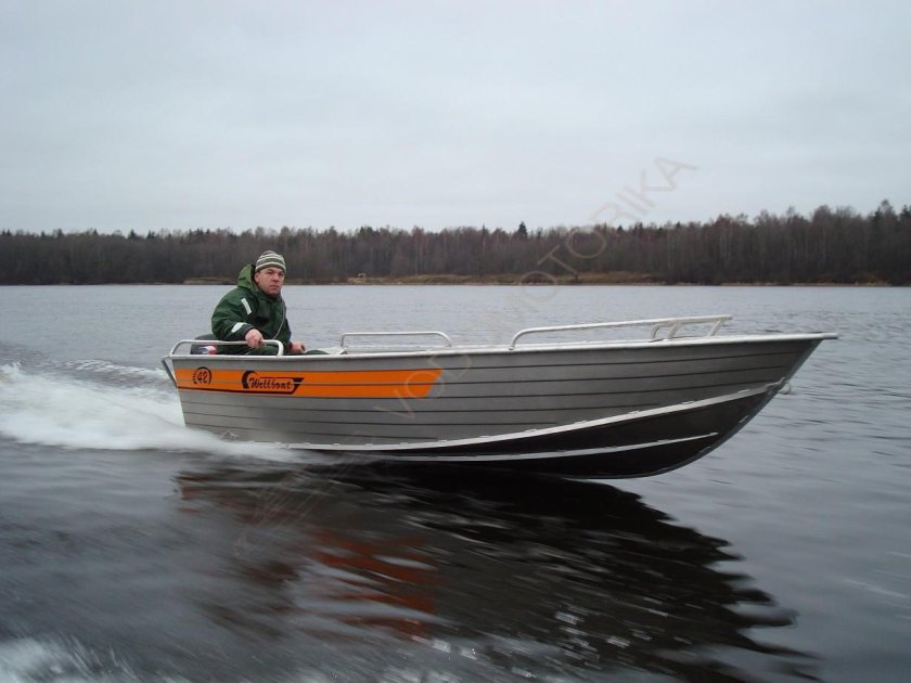 Лодка Вельбот 42