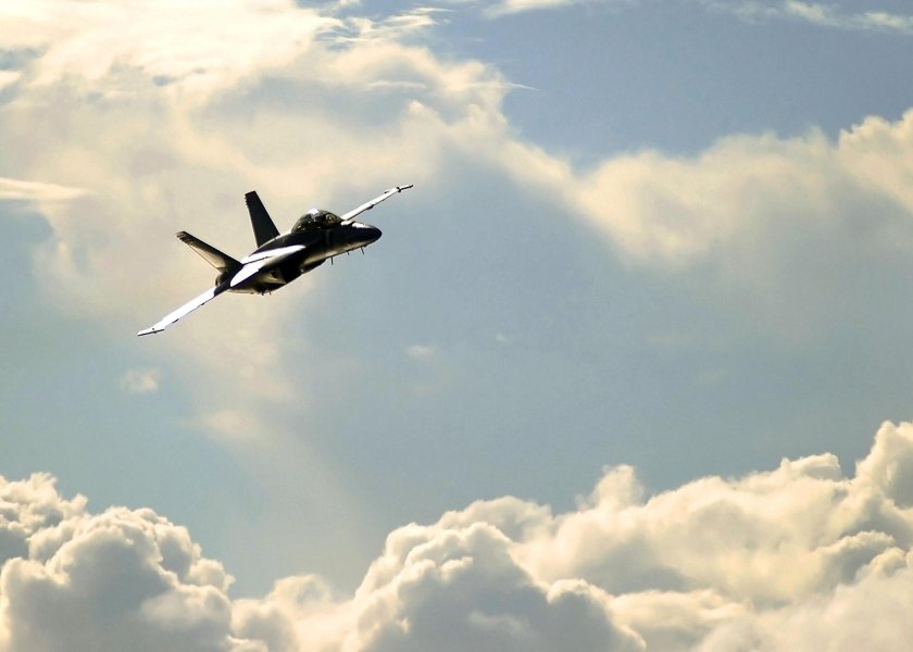 Самолет военный