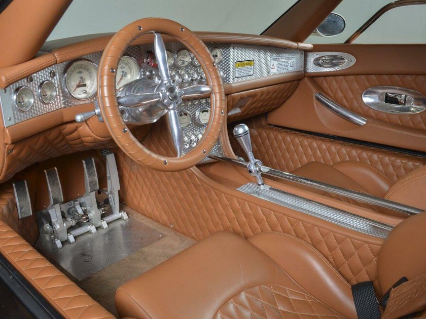 Spyker c8 салон