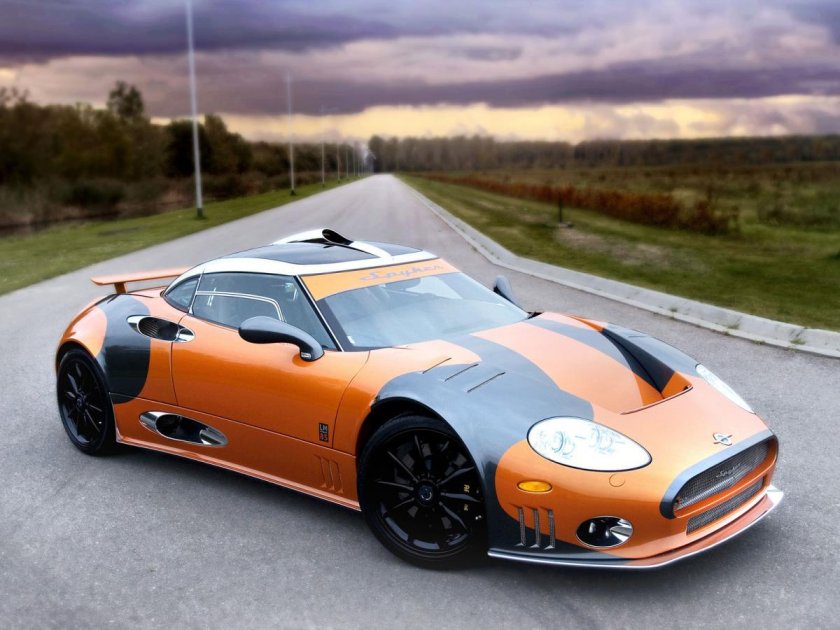 Машина Spyker c8