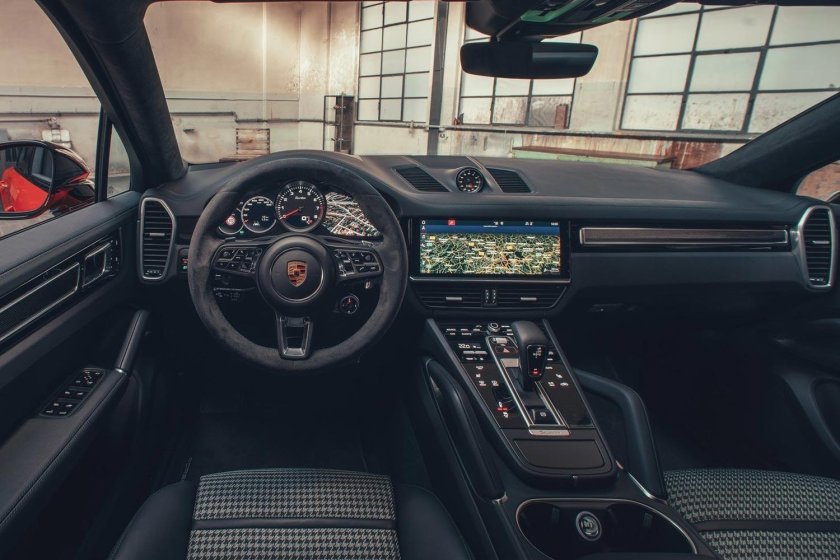 Porsche Cayenne Coupe 2020 салон