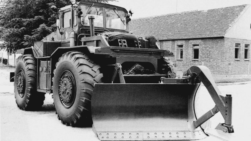 Бульдозер колесный БКТ МАЗ 538