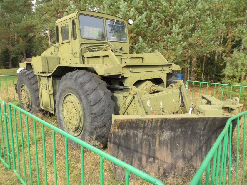 Бульдозер колесный БКТ МАЗ 538