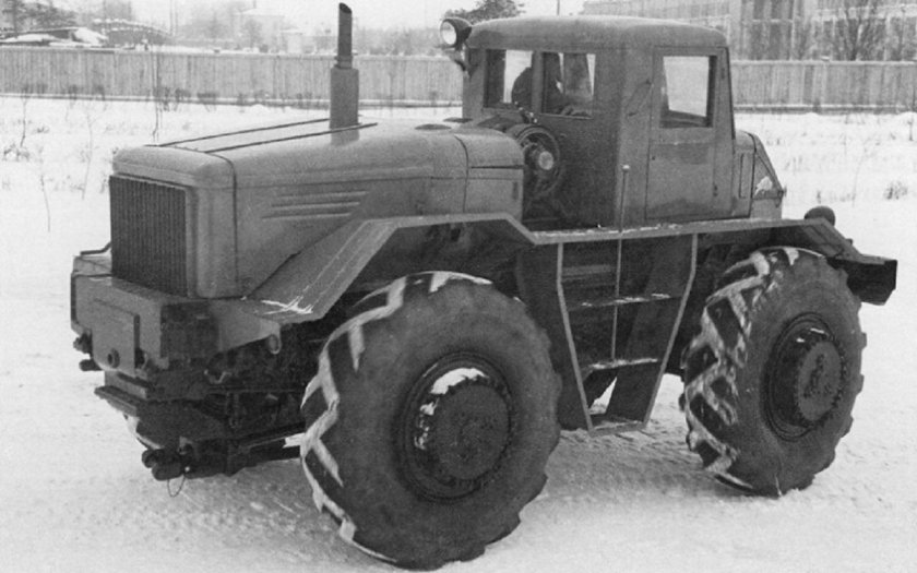 Тягач МАЗ 528