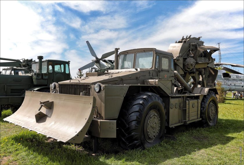 Траншейная машина колесная ТМК-2