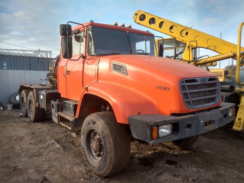 КРАЗ 6443 седельный тягач