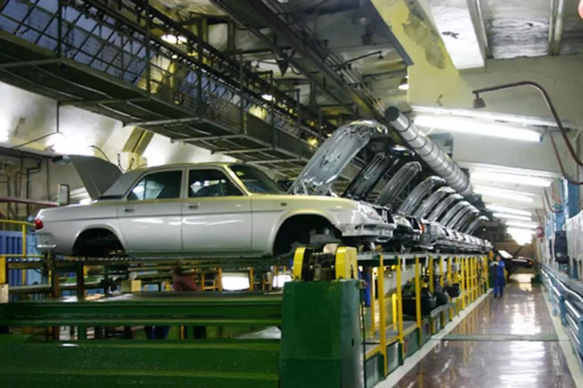 ГАЗ 31105 на заводе конвейер