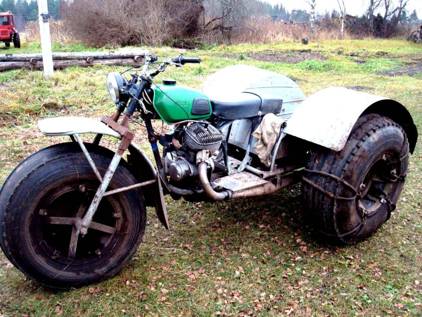 Мотоцикл Урал болотоход