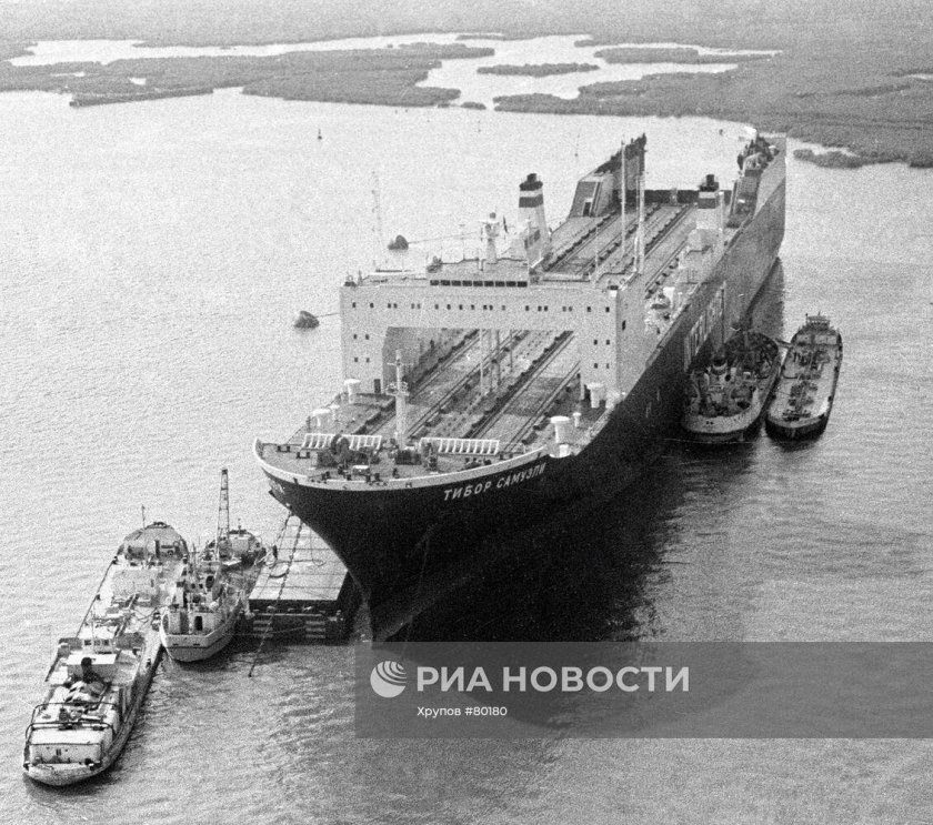 Лихтеровоз Тибор Самуэли