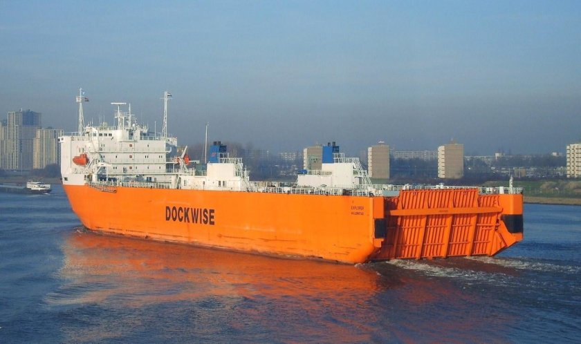 Лихтеровоз-контейнеровоз «Севморпуть»