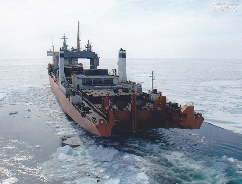 Севморпуть лихтеровоз