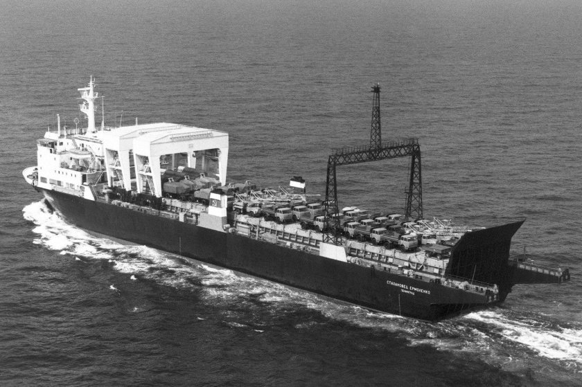 Судно Стахановец Ермоленко