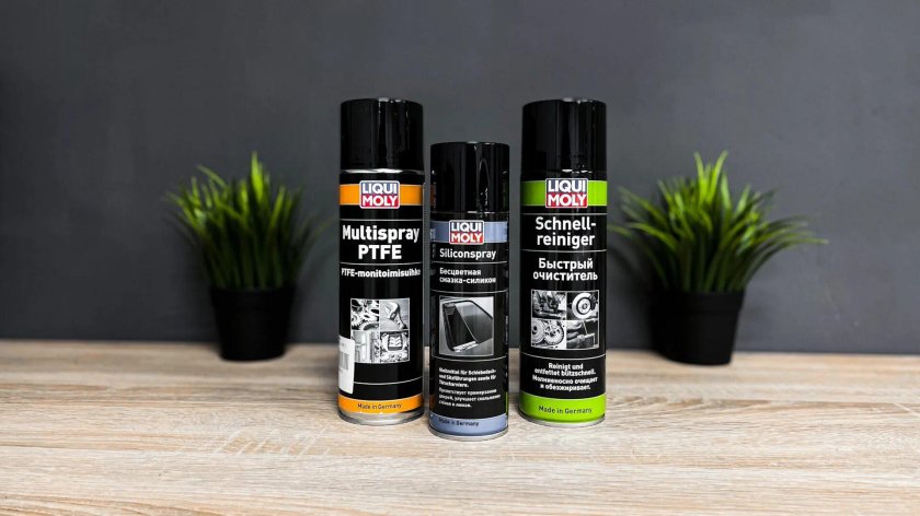 Обслуживание панорамной крыши силиконовой смазкой