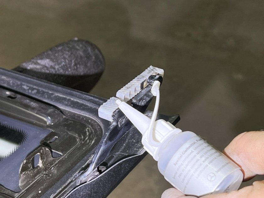 Смазка для панорамной крыши Мерседес w212