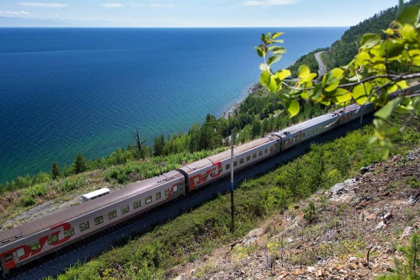 Адлер железная дорога вдоль моря