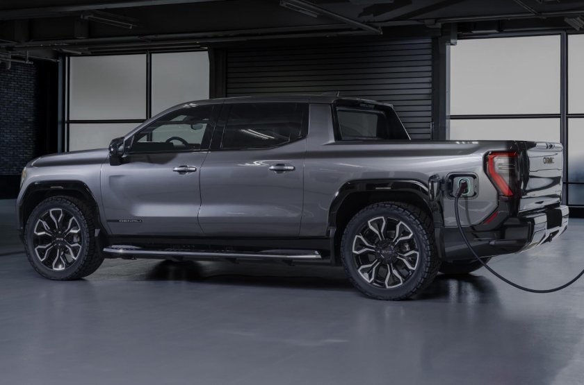 GMC Sierra ev Denali Edition 1