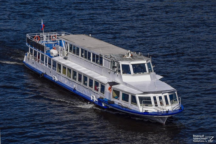 Теплоход Чайка СПБ