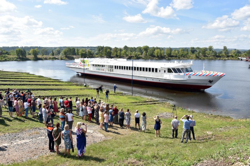 Теплоход Чайка Казань