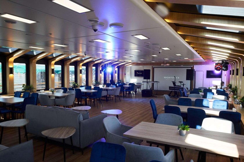 Теплоход Чайка Санкт-Петербург