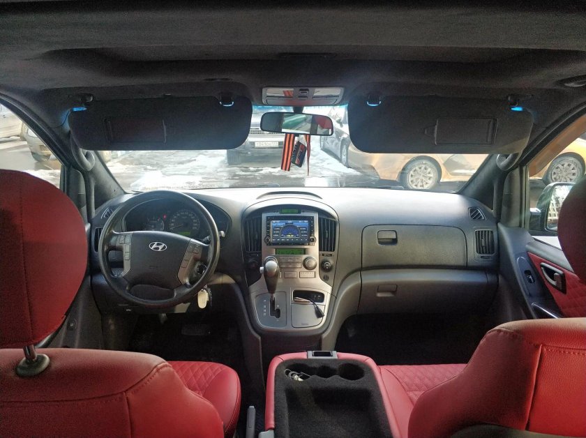 Hyundai Starex 2010 салон
