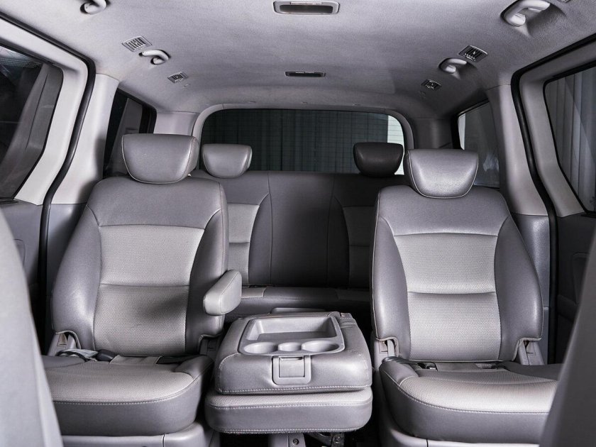 Hyundai h1 Grand Starex салон