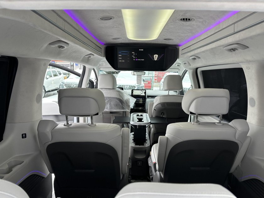 Hyundai Staria 2022 салон