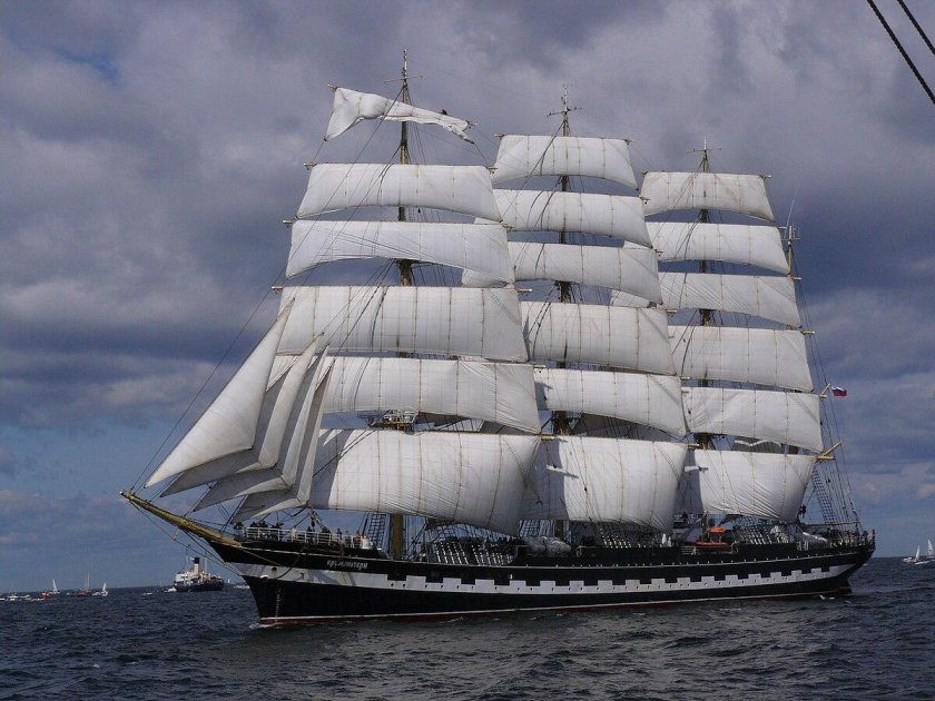 Парусник Адмирал Крузенштерн