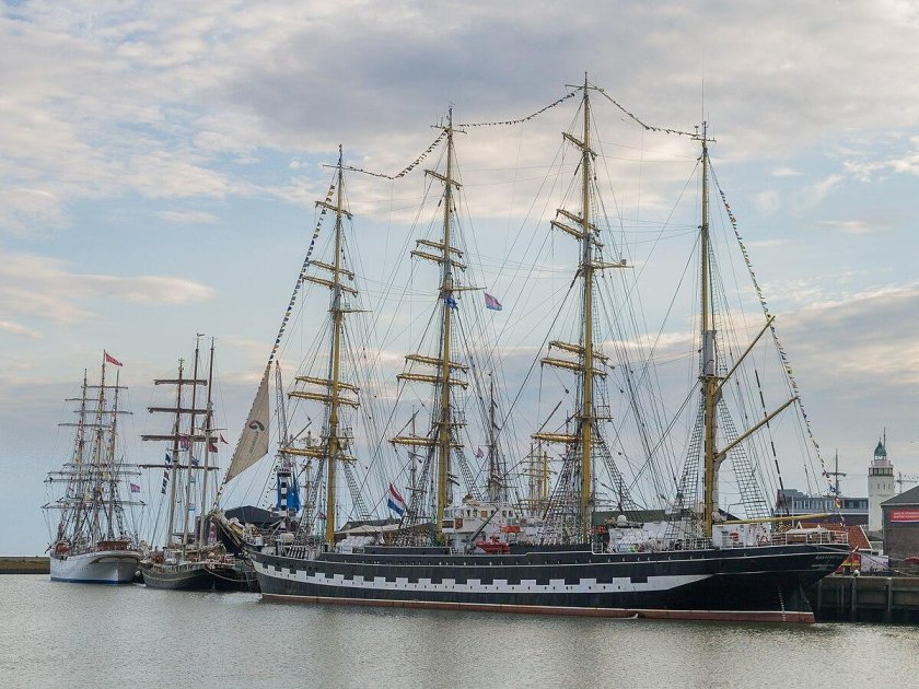 Парусный Барк Крузенштерн