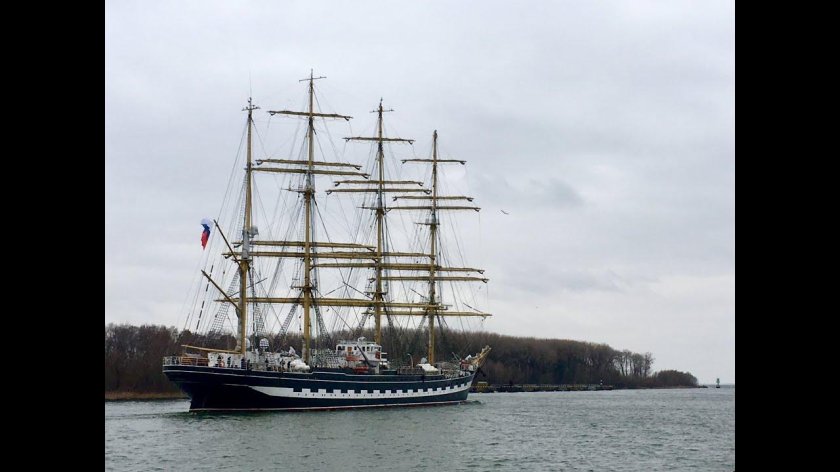 Парусник Крузенштерн в Калининграде