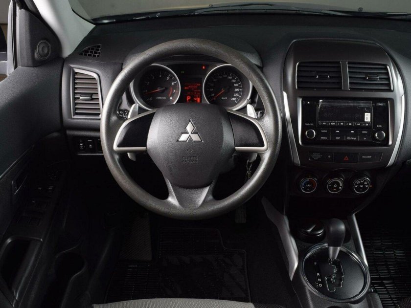 Mitsubishi ASX 2014 салон