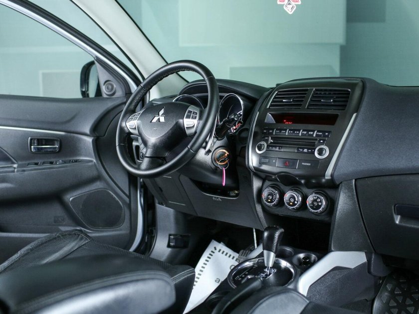 Mitsubishi ASX 2012 салон