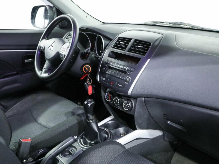 Mitsubishi ASX 2010 салон