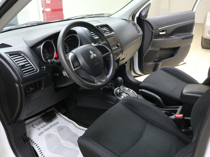 Mitsubishi ASX 2014 салон