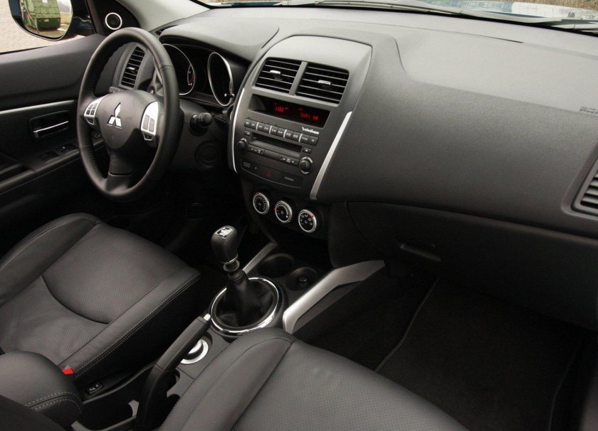 Mitsubishi ASX салон