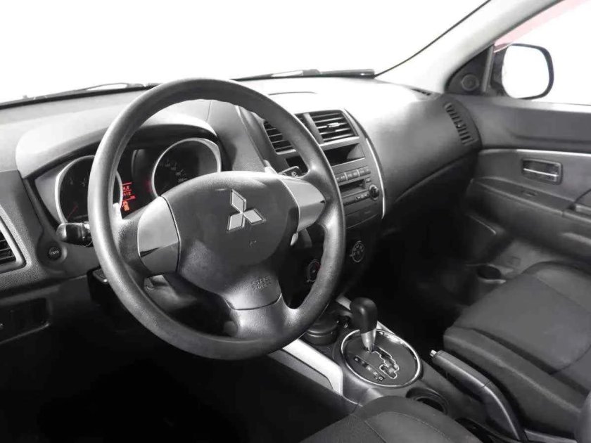 Mitsubishi ASX 2012 салон