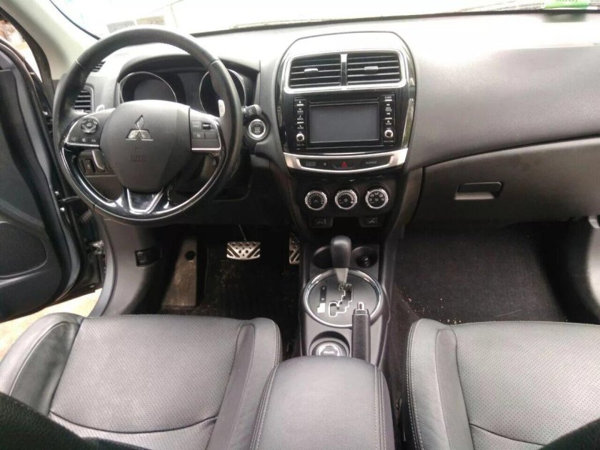 Mitsubishi ASX 2010 салон