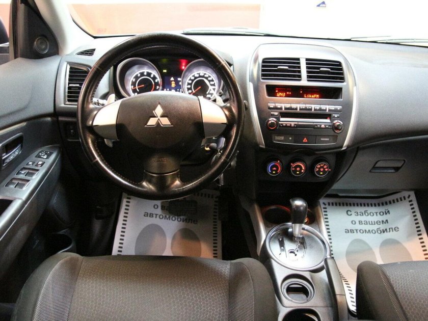 Салон Митсубиси АСХ 2010