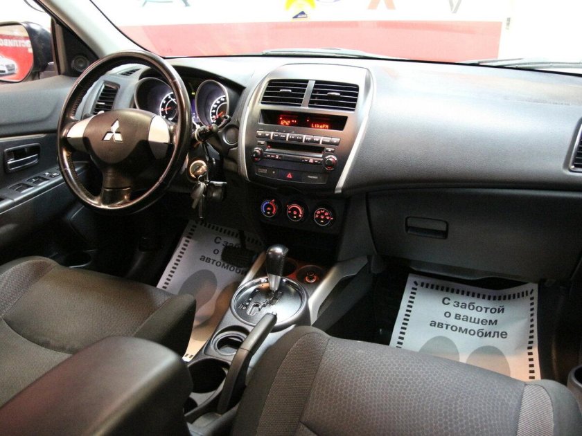 Митсубиси АСХ 2011 салон