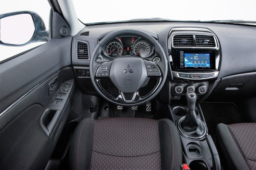 Митсубиси АСХ 2017 салон