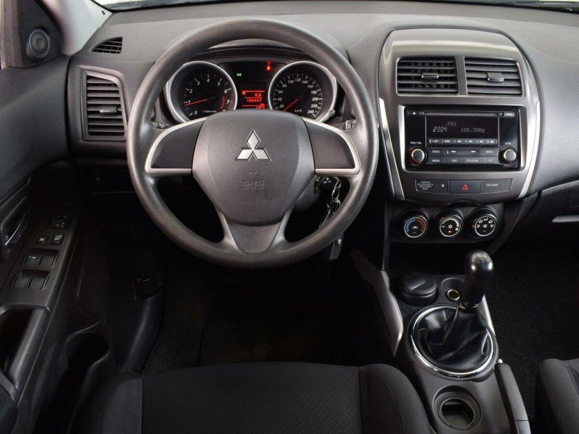 Mitsubishi ASX 2013 салон