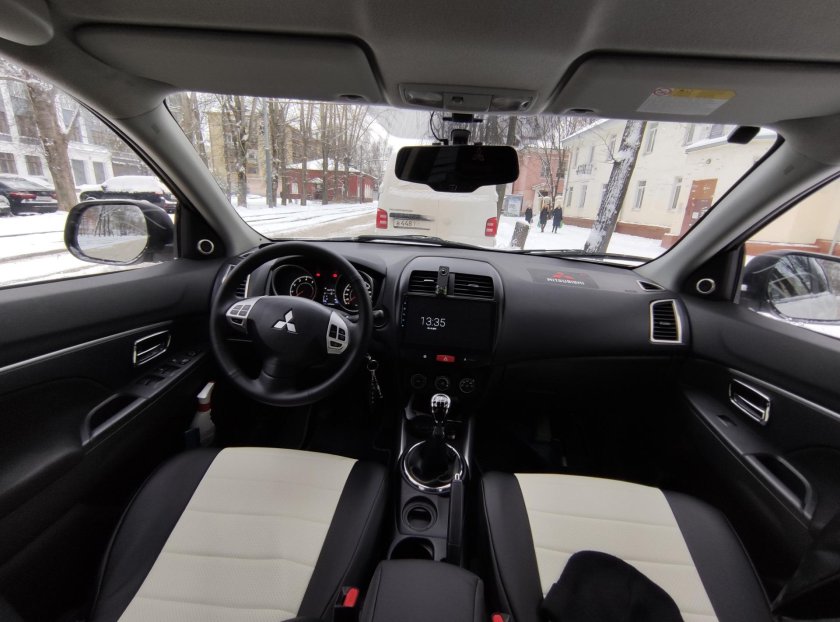 Mitsubishi ASX салон