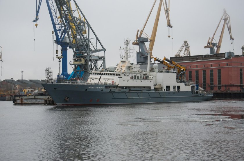 Судно-спасатель Игорь Белоусов