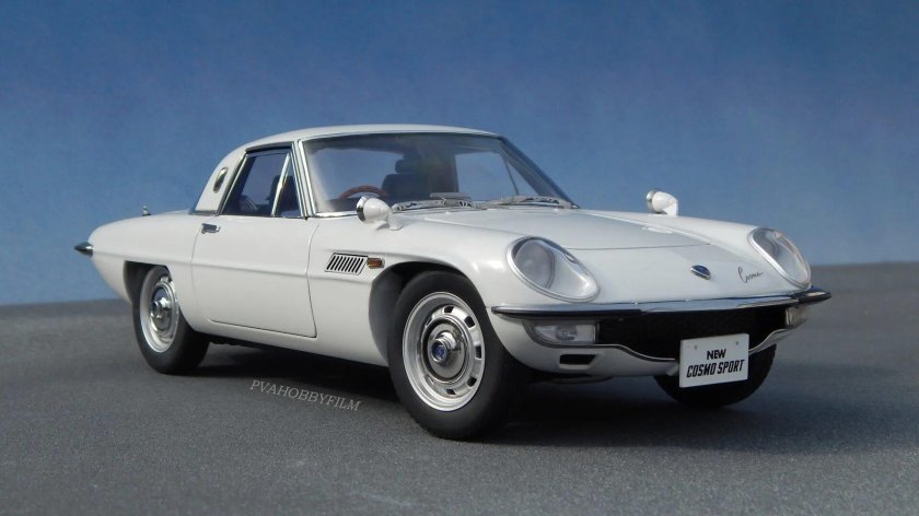 Mazda Cosmo Sport 1/18 AUTOART