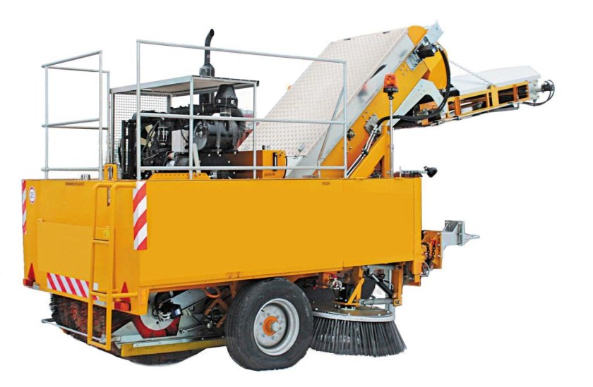 Подметально-уборочный прицеп Бродвей