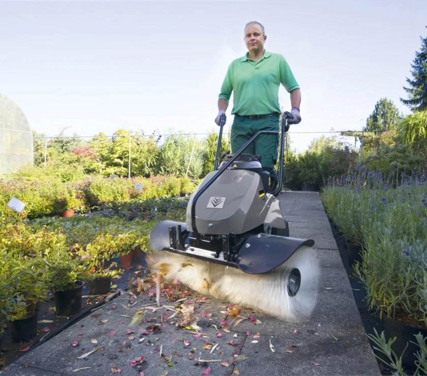 Подметальная машина Karcher