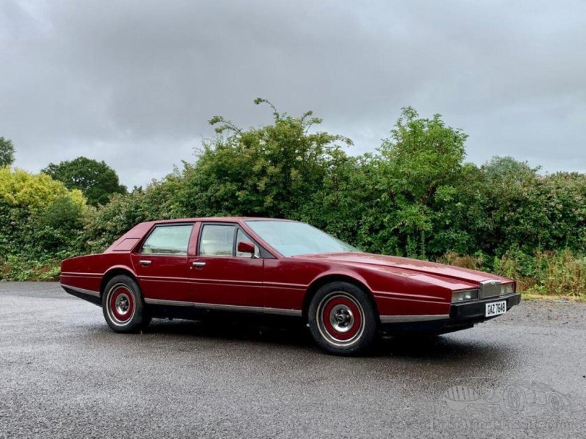 Aston Martin Lagonda Series 2