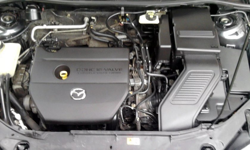 Мазда 3 БК 2.0 под капотом