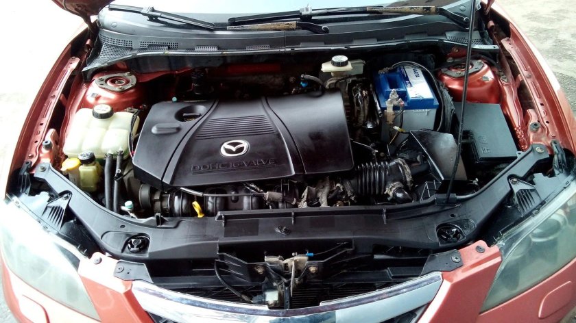 Mazda 3 BK подкапотное